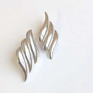 Vintage Monet Signed Clip On Earrings